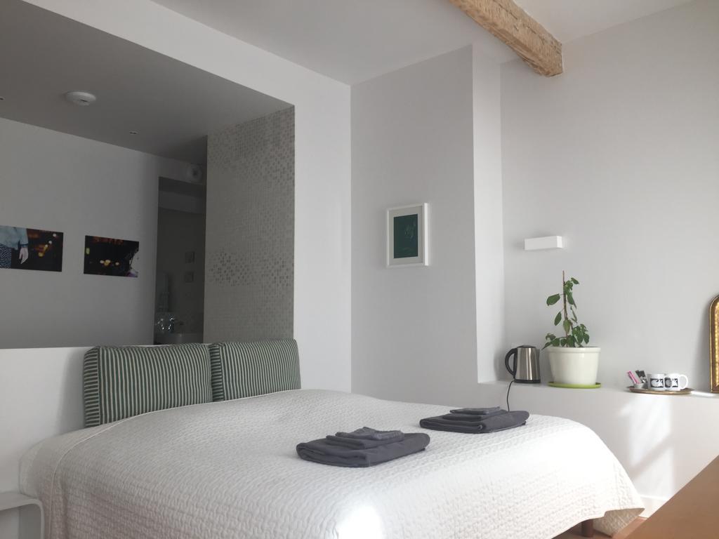 B&B Le Chat Qui Dort Montricoux 외부 사진