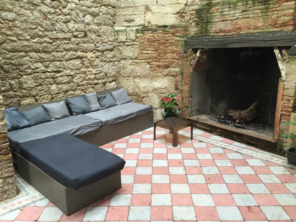 B&B Le Chat Qui Dort Montricoux 외부 사진